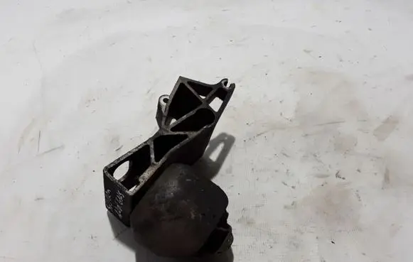 Volvo S60 Engine mount bracket 30741397