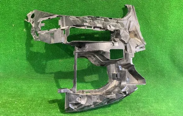 BMW X5 G05 Headlight/headlamp mounting bracket