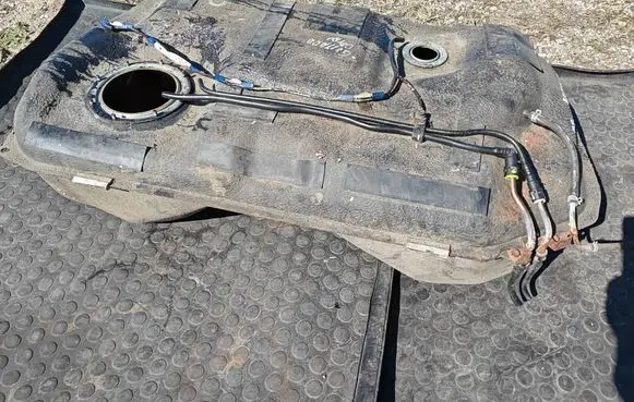 Suzuki Grand Vitara II Fuel tank 