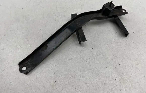 Toyota Avensis T250 Battery bracket 