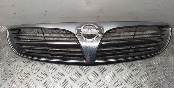 Nissan Maxima Front bumper upper radiator grill 623103Y510