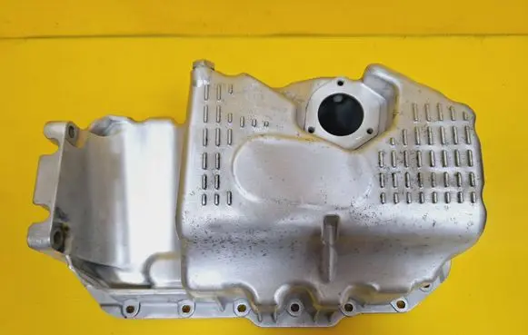 Volkswagen Golf V Oil sump 03C103603H