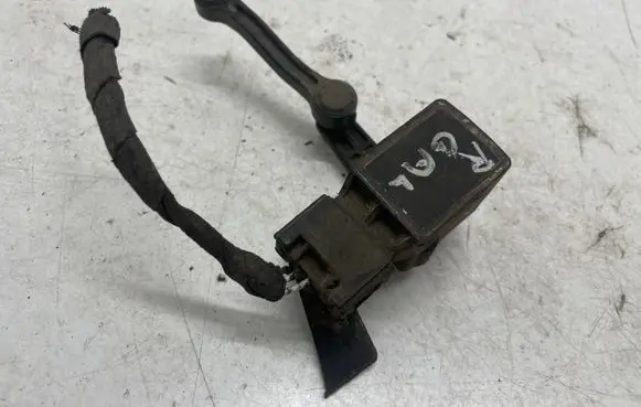 Mercedes-Benz R W251 Headlight/headlamp level sensor A0105427717
