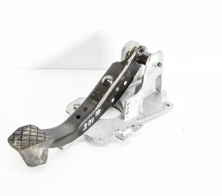 Volkswagen PASSAT B7 Brake pedal 3C2721057G