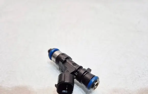 Audi Q5 SQ5 8R Fuel injector 06H906031