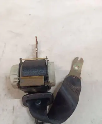 BMW 5 E60 E61 Rear seatbelt 33023601
