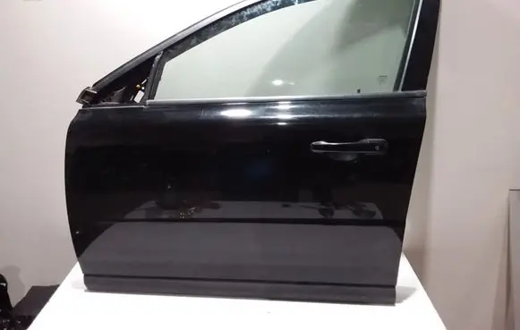 Volvo V70 Front door