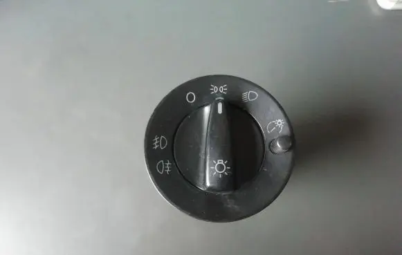 Volkswagen PASSAT B5 Light switch 58D583058R