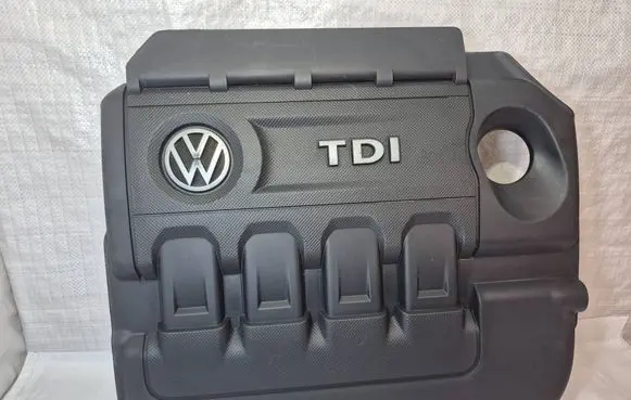 Volkswagen Golf VII Engine cover (trim) 04L103925 04L103925K 04L1039540