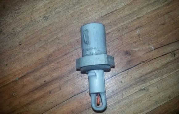 Ford Mondeo MK I Outside/exterior temperature sensor f4tf12a697aa