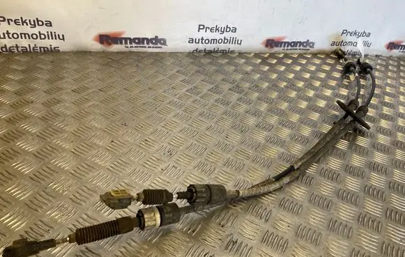 Gear shift cable linkage