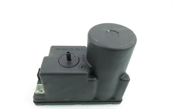 Audi 80 90 S2 B4 Central locking vacuum pump 4A0862257A