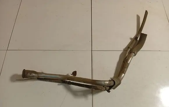 Ford Focus C-MAX Fuel tank filler neck pipe 