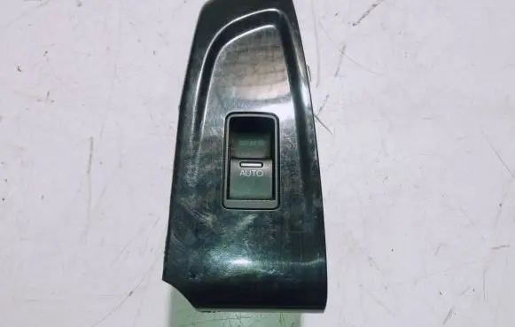 Honda Accord Electric window control switch 35770TL4E11M1