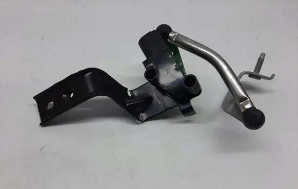 Headlight/headlamp level sensor
