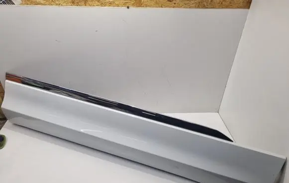 Volkswagen Tiguan Allspace Front door trim (molding) 5NN854940D 5NN854940C