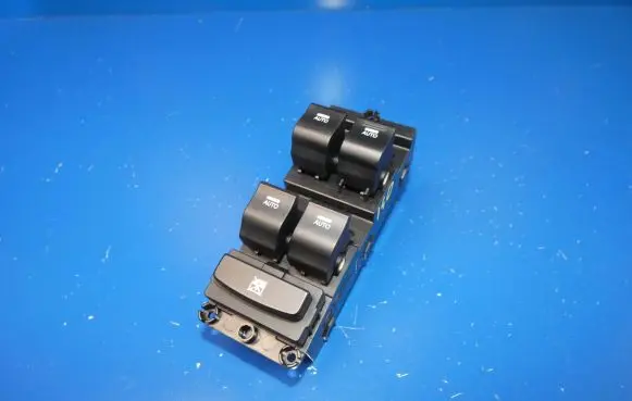 Hyundai i40 Electric window control switch 93570-3Z550 39R4961000