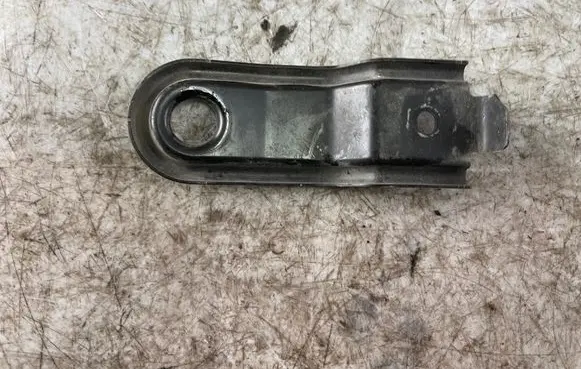 Nissan Navara D40 Radiator mount bracket