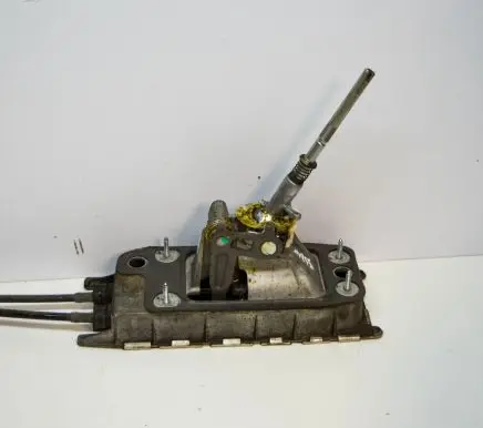 Volkswagen Jetta VI Gear shifter/selector 1K0711049CB