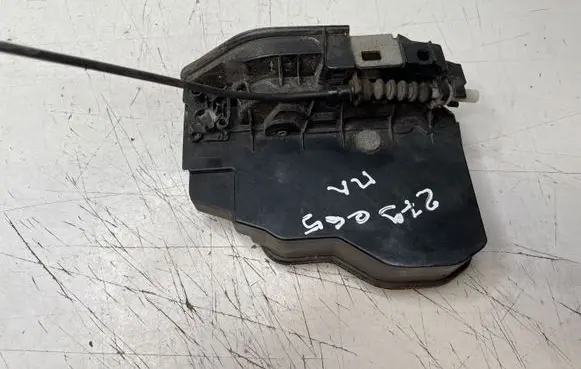 BMW 7 E65 E66 Front door lock 7036167