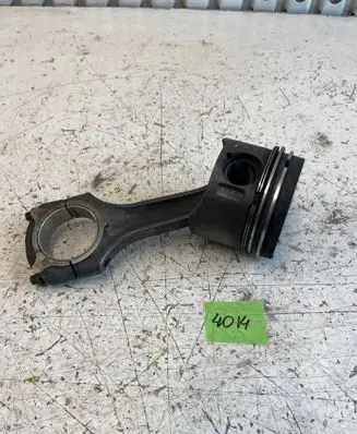 Mercedes-Benz Vito Viano W638 Piston with connecting rod 611