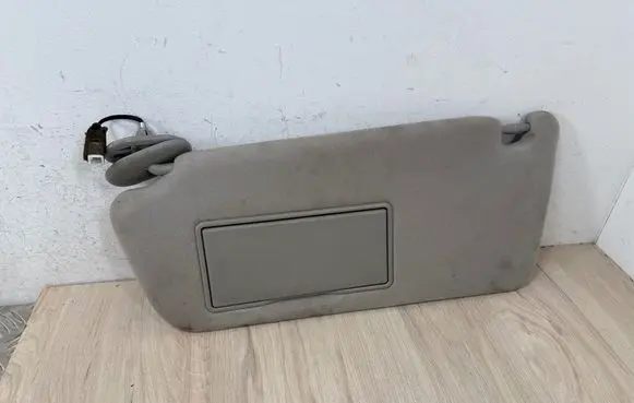Toyota Corolla Verso AR10 Sun visor 