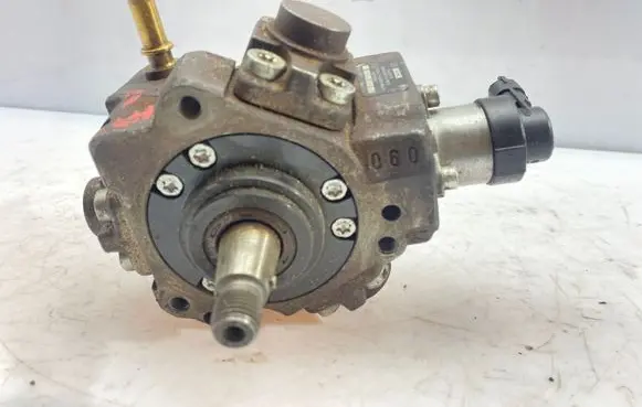 Citroen C5 Fuel injection high pressure pump 0445010103