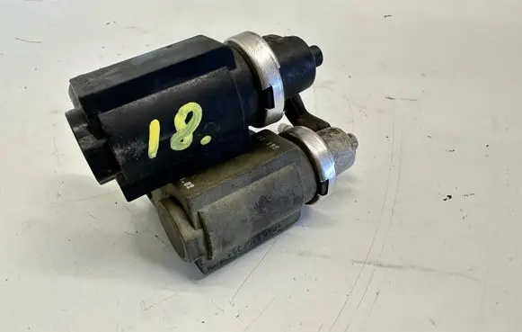 Audi A4 S4 B6 8E 8H Turbo solenoid valve 059906627 72290321 02T1201