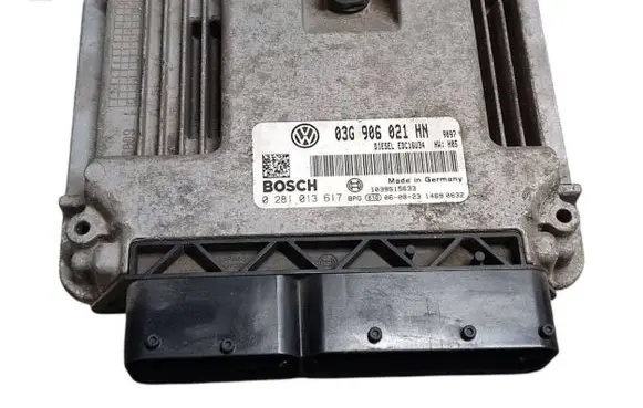 Volkswagen Touran I Engine control unit/module 03G906021HN 1039S15633 0281013617