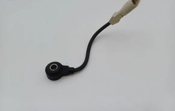 Volkswagen PASSAT B6 Detonation knock sensor 021905377E