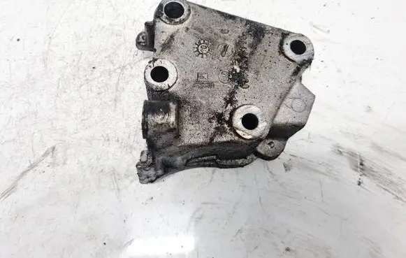 Peugeot 307 Engine mounting bracket 9648325480