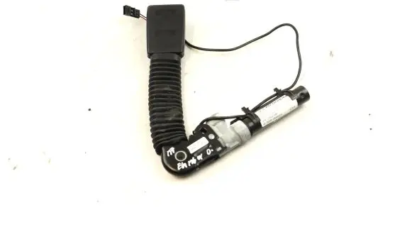 BMW 6 E63 E64 Front seatbelt buckle 6982526