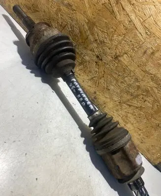 Nissan Pathfinder R51 Front driveshaft