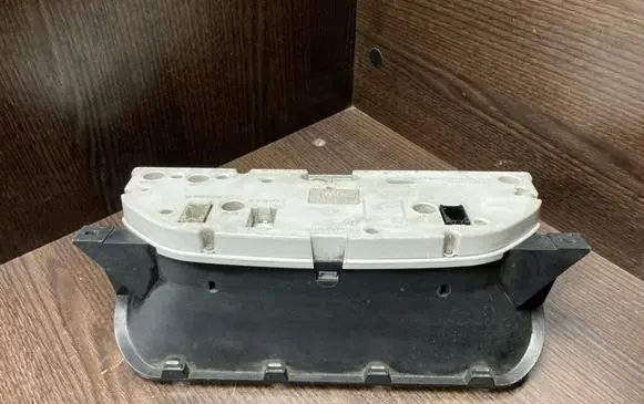 Volkswagen II LT Speedometer (instrument cluster) 2D0919860