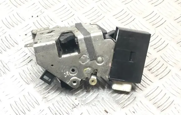 BMW 5 E39 Front door lock 40620751