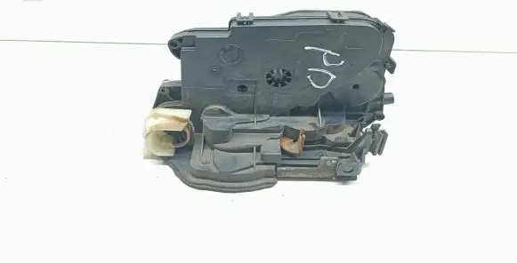 BMW X1 E84 Front door lock 7059968