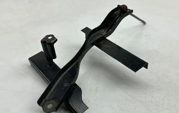 Toyota Verso Battery bracket