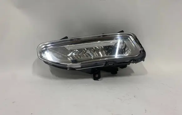 Nissan Leaf II (ZE1) Front fog light 261555SE0B F0GK8219001