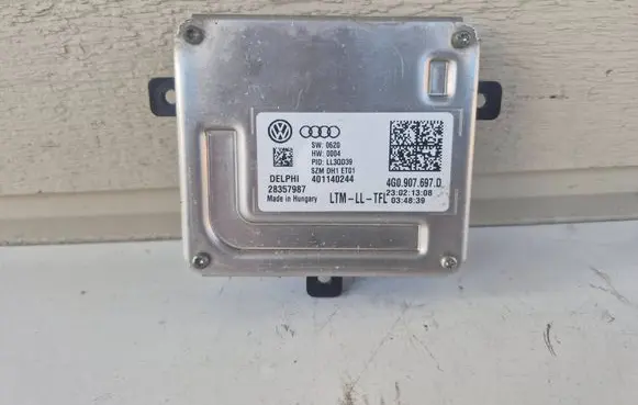 Audi A6 C7 Headlight ballast module Xenon 4G0907697D