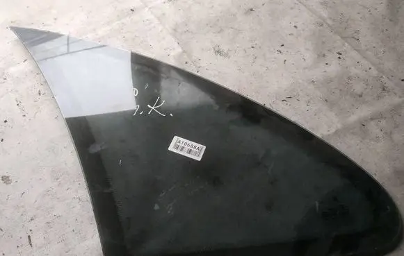 Citroen Xsara Picasso Rear side window as2