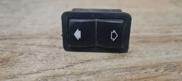 BMW 5 E39 Electric window control switch 8368974