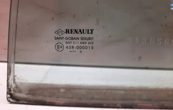 Rear vent window glass