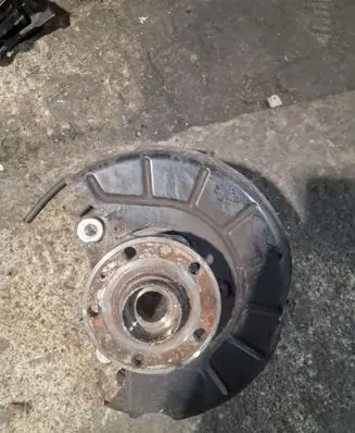 Volkswagen PASSAT B7 Front wheel hub