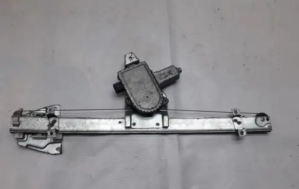 Mitsubishi Pajero Sliding door window regulator with motor
