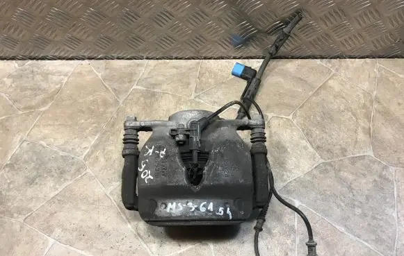 Mercedes-Benz C W205 Front brake caliper