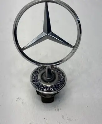 Mercedes-Benz E W211 Manufacturer badge logo/emblem 