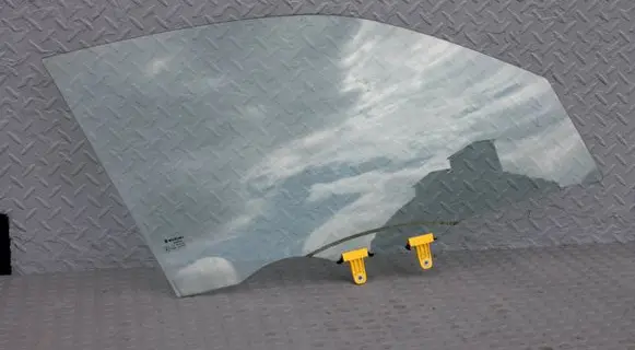 Suzuki Vitara (LY) Front door vent window glass four-door SZYBAPPVITARAIII