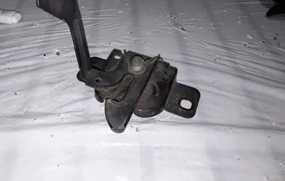 Chrysler 300 - 300C Engine bonnet/hood lock/catch