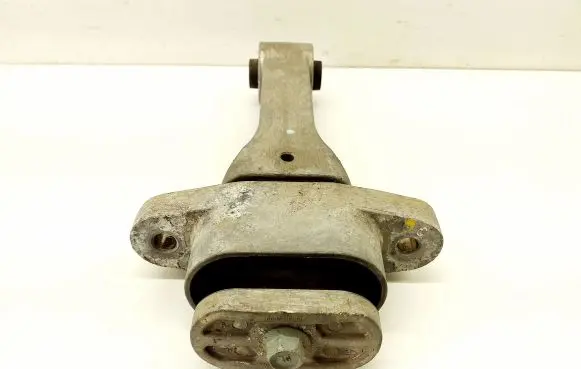 KIA Sportage Engine mount bracket 219692S000