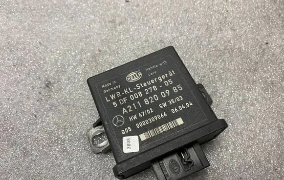 Mercedes-Benz E W211 Light module LCM A2118200985